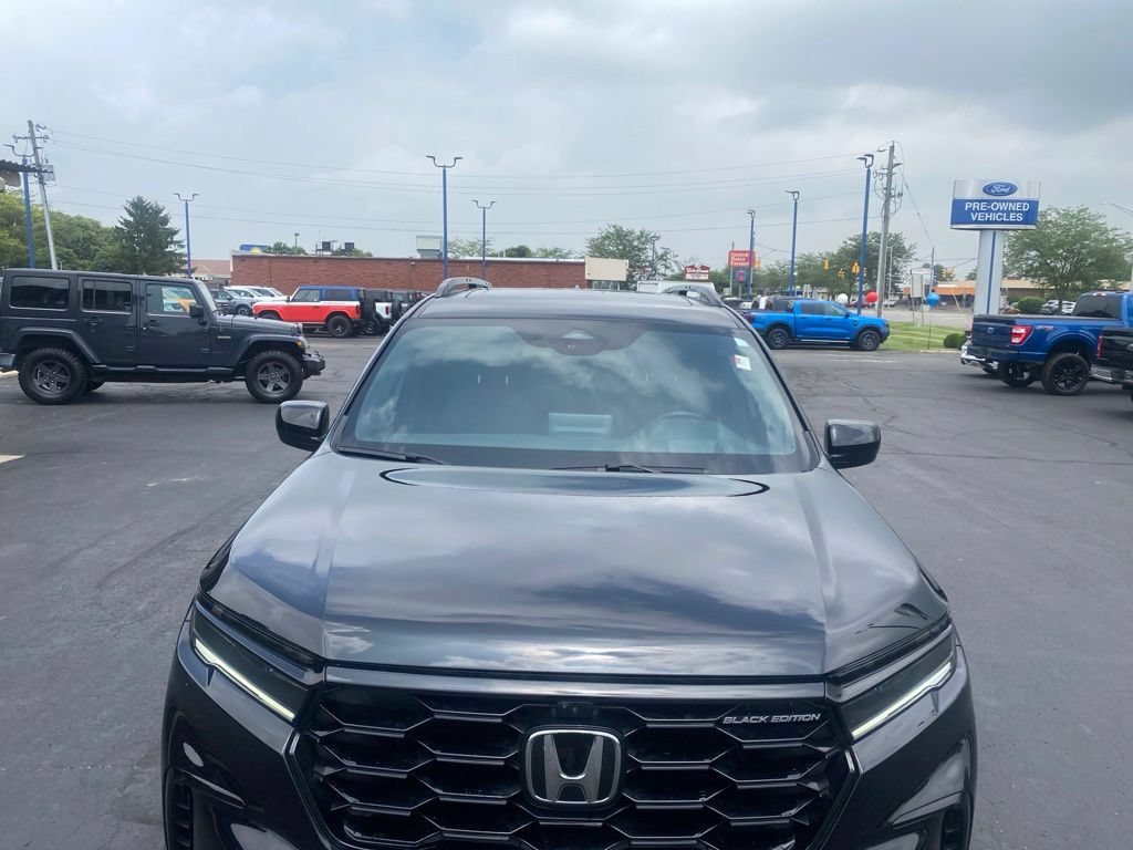 Used 2025 Honda Pilot Black Edition image 9