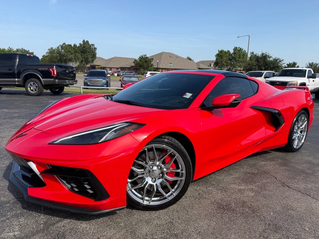 Used 2021 Chevrolet Corvette Stingray Preferred Cpe w/ Z51 Performance Package RWD image 2