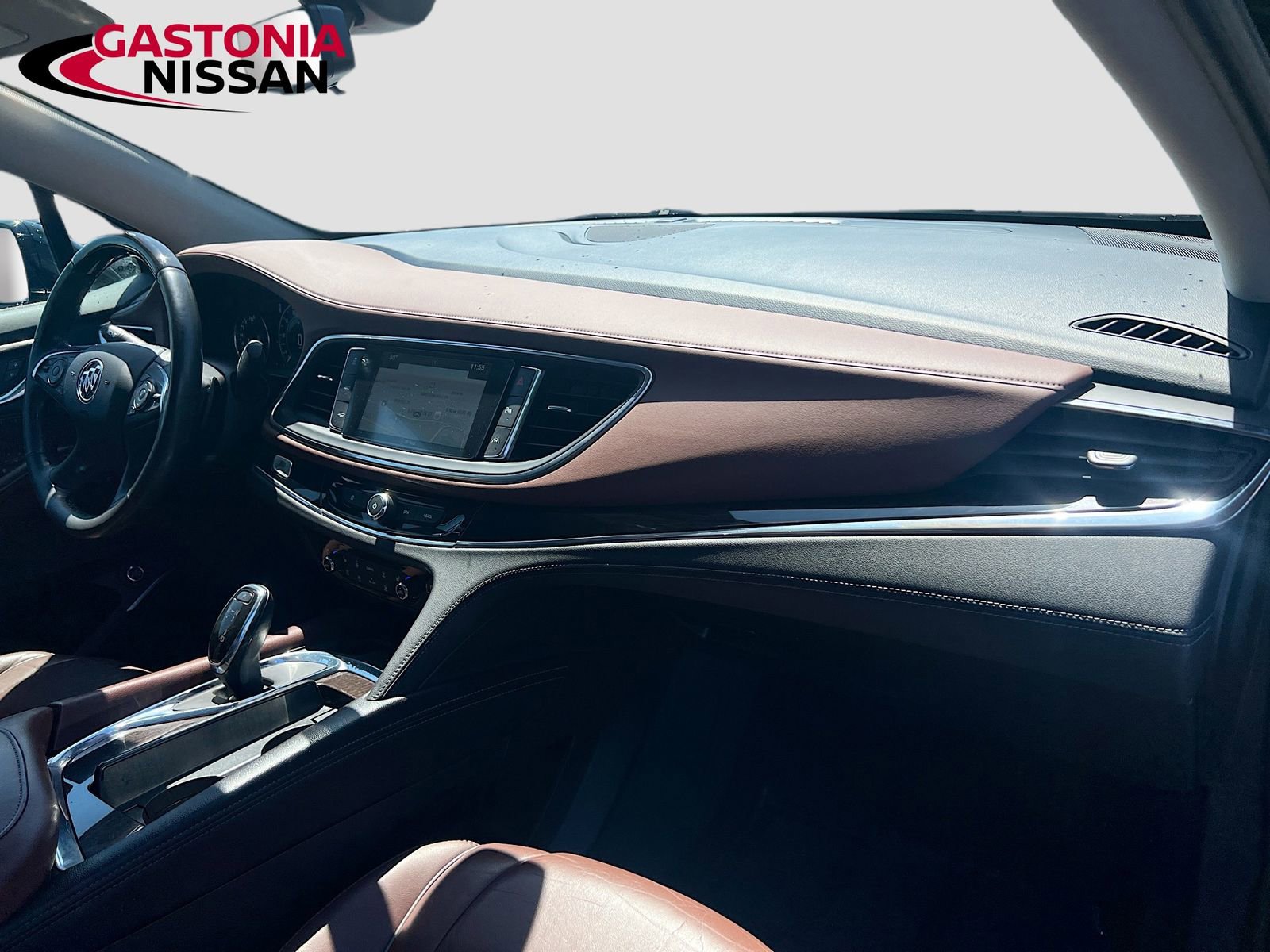 Used 2018 Buick Enclave Avenir w/ Avenir Technology Package image 40