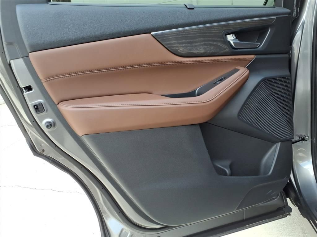 Used 2023 Acura MDX SH-AWD w/ Advance Package image 17