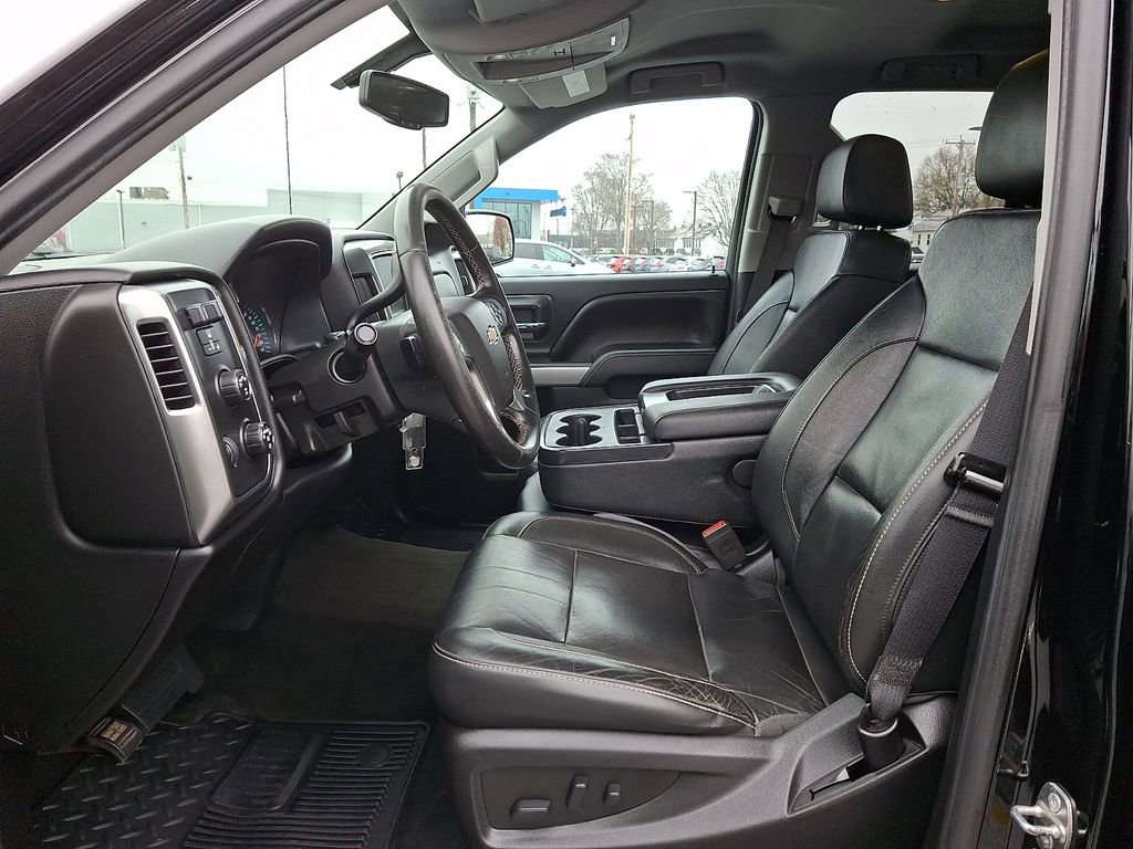 Used 2018 Chevrolet Silverado 1500 LT w/ Redline Edition image 13