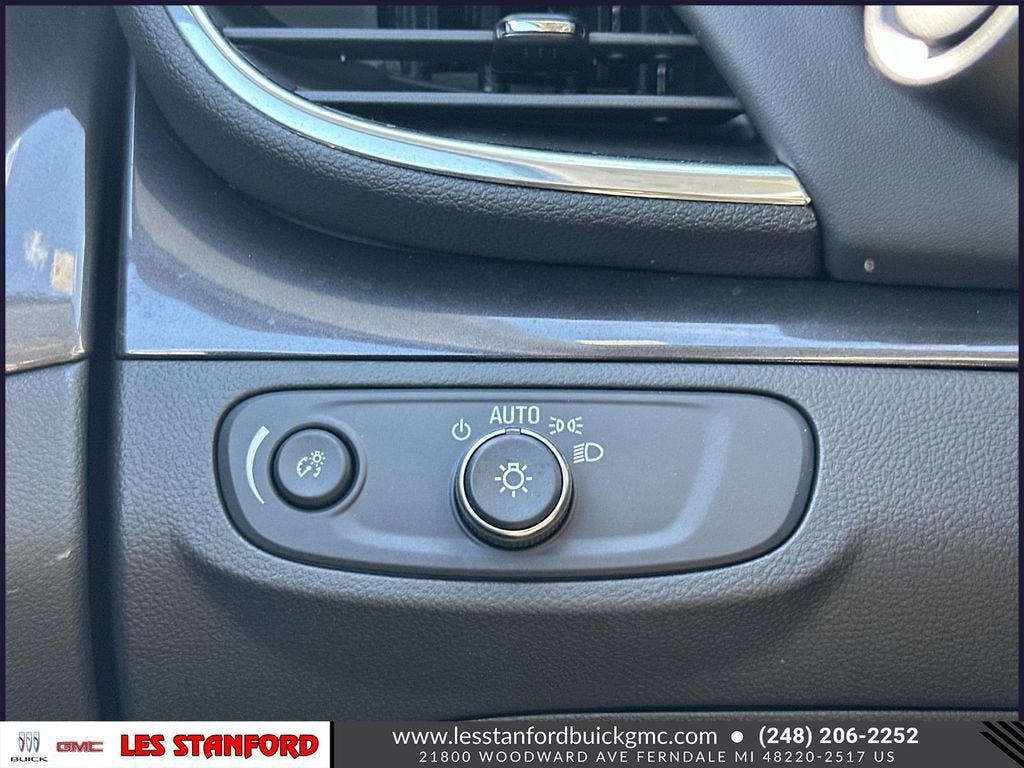 Used 2022 Buick Encore Preferred w/ Safety Package AWD/4WD image 27