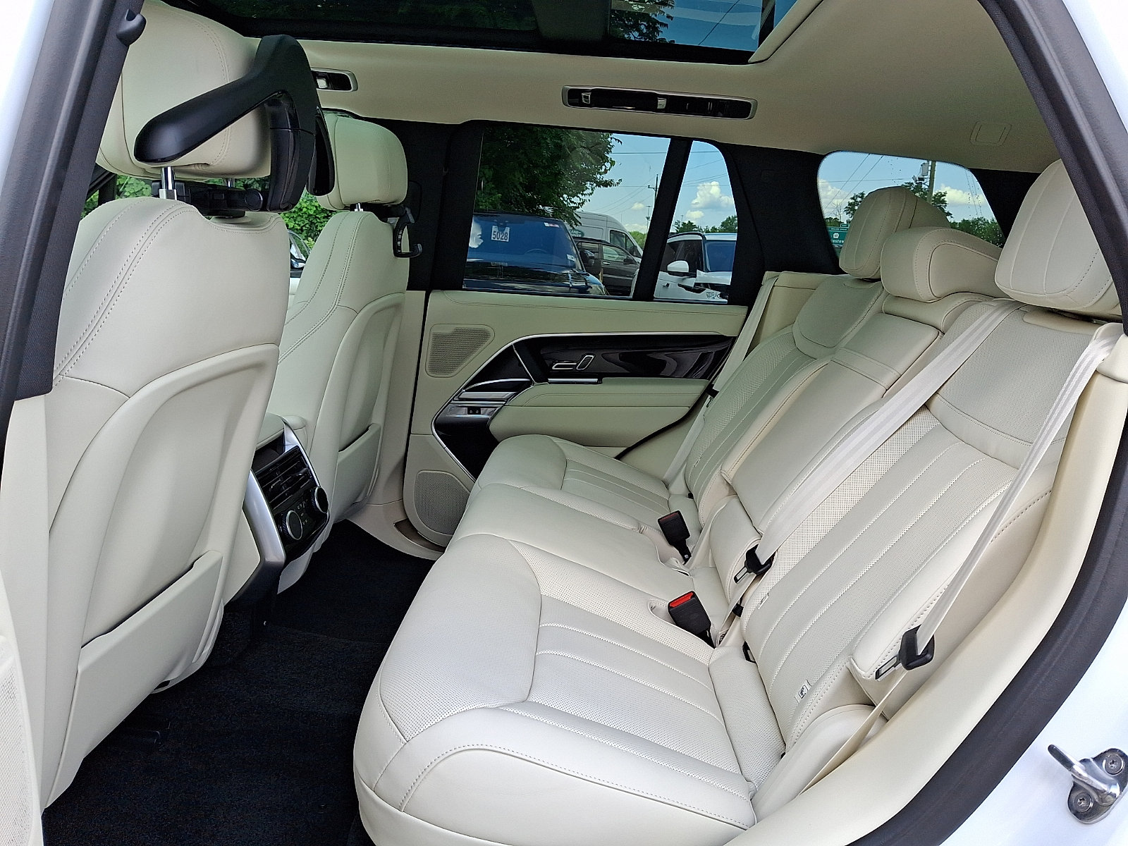 New 2026 Land Rover Range Rover SE AWD/4WD image 5