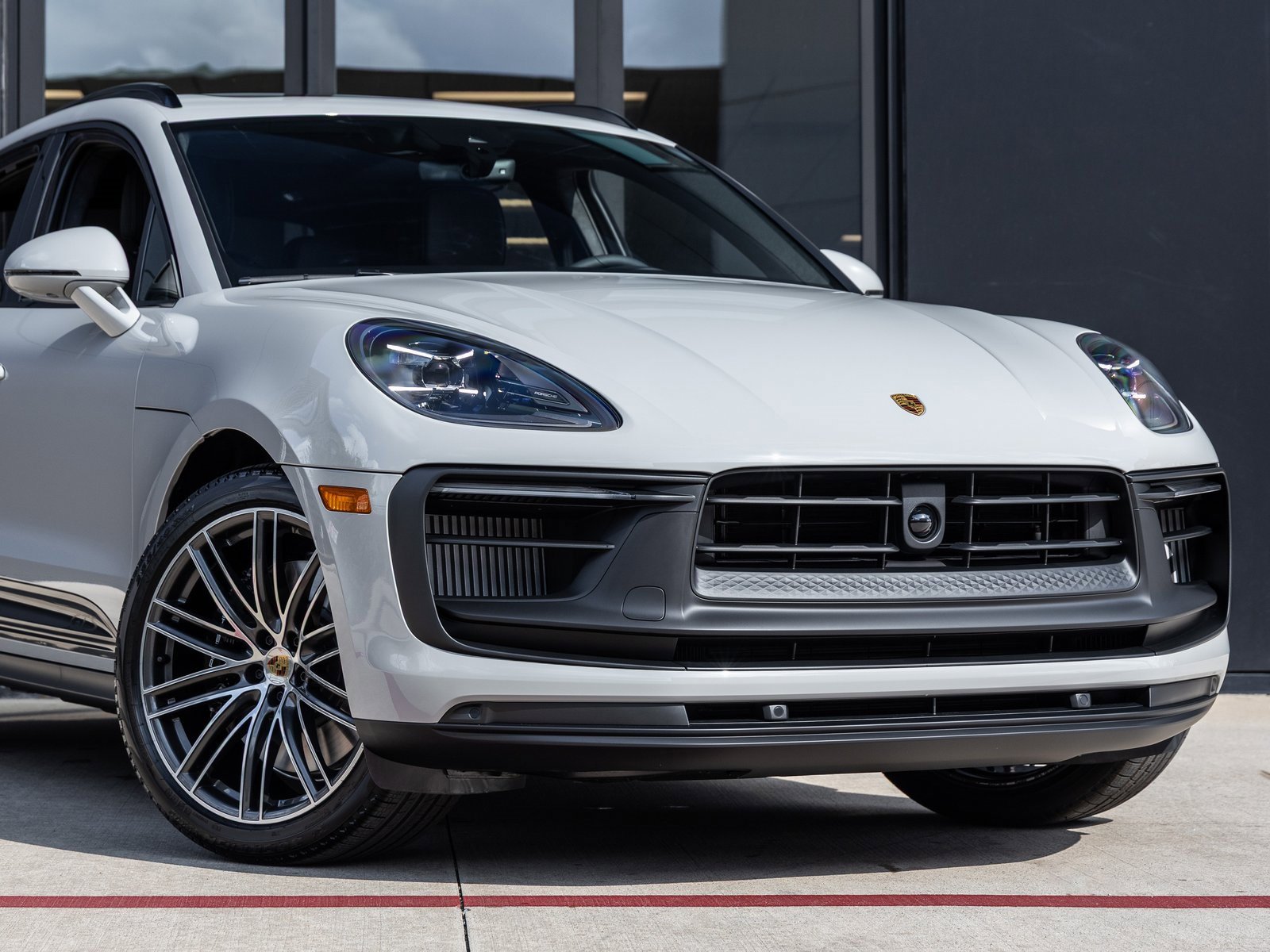 New 2026 Porsche Macan GTS image 9