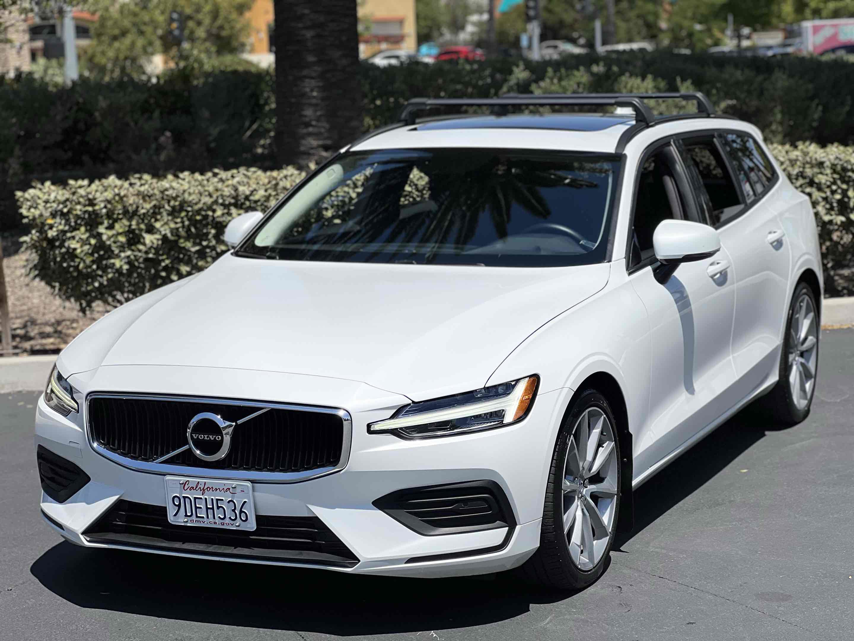 Used 2020 Volvo V60 T5 Momentum w/ Protection Package FWD image 12
