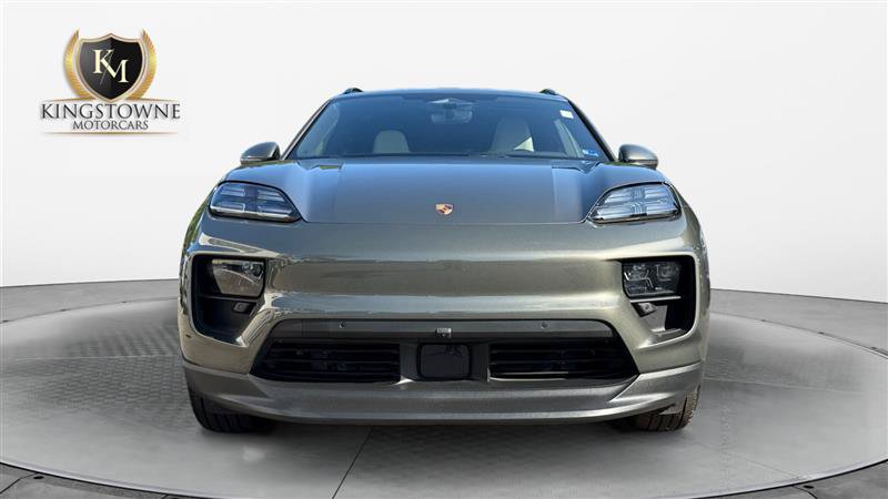 Used 2024 Porsche Macan 4 Electric AWD/4WD image 8