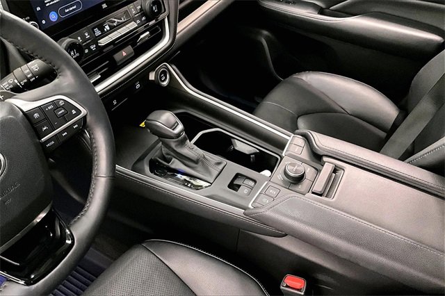 Used 2024 Toyota Grand Highlander Platinum image 14