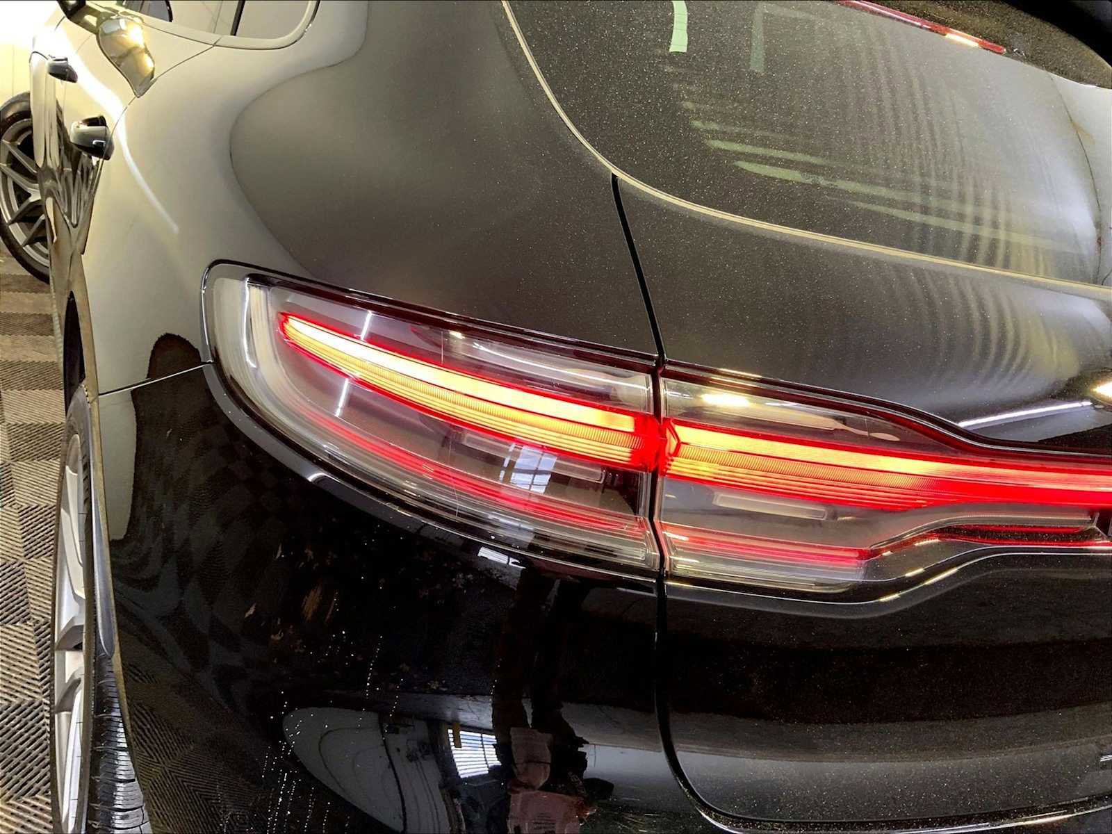 Certified 2024 Porsche Macan image 30