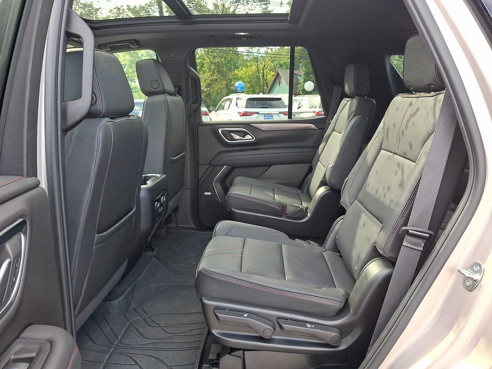 Certified 2024 Chevrolet Tahoe RST w/ Luxury Package AWD/4WD image 10