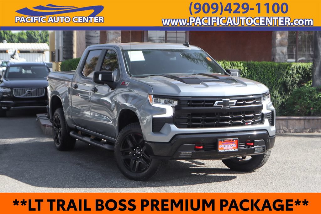 Used 2024 Chevrolet Silverado 1500 LT Trail Boss w/ LT Trail Boss Premium Package AWD/4WD image 1