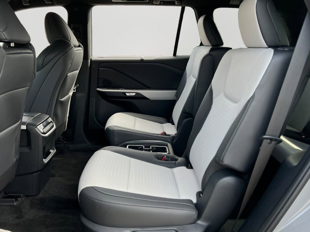 Certified 2026 Lexus TX 500h AWD w/ Technology Package image 12