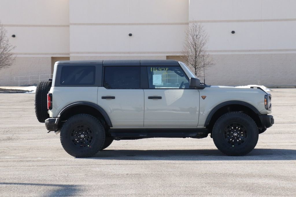 New 2026 Ford Bronco Badlands image 9