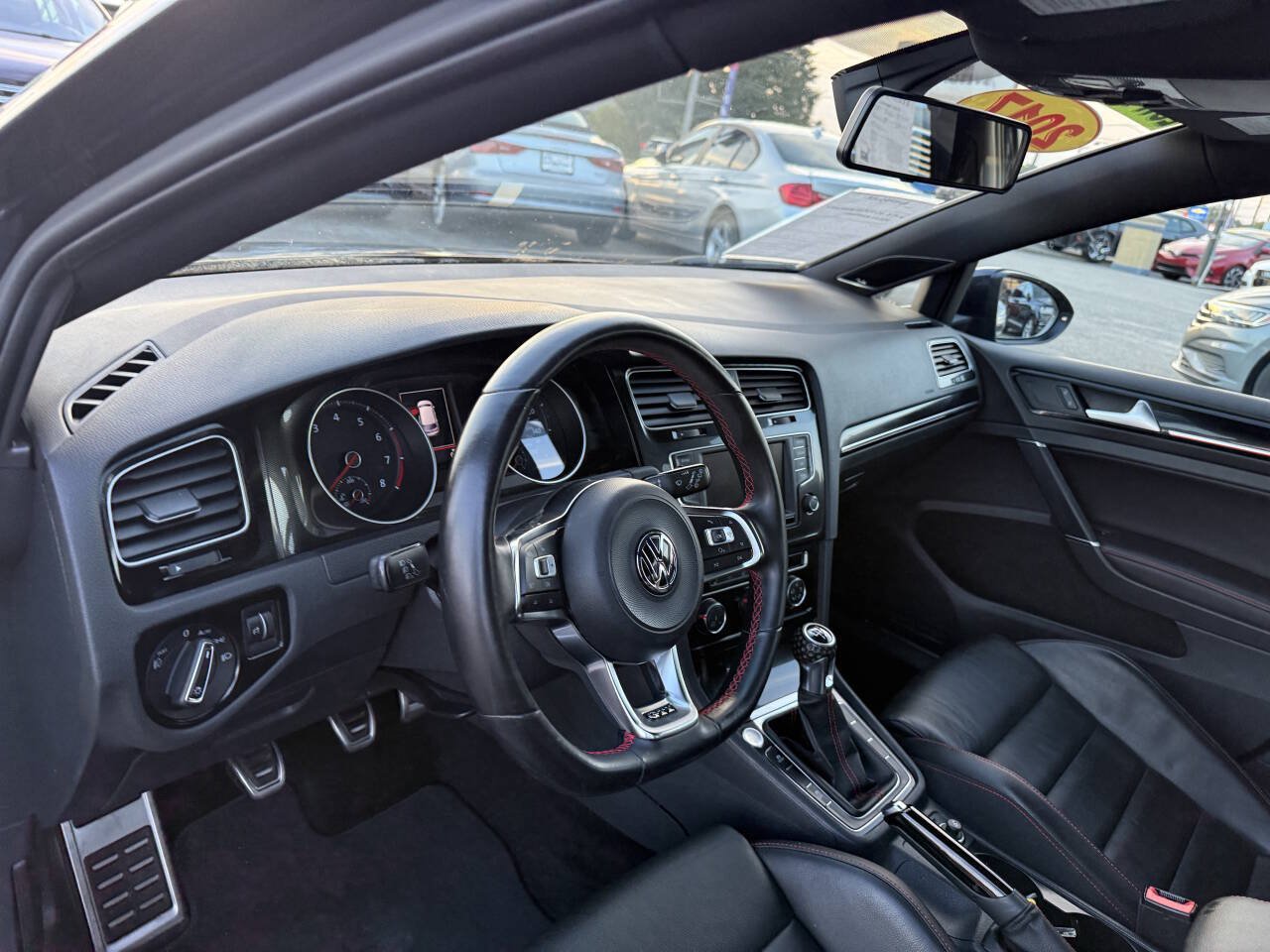Used 2017 Volkswagen GTI SE FWD image 30