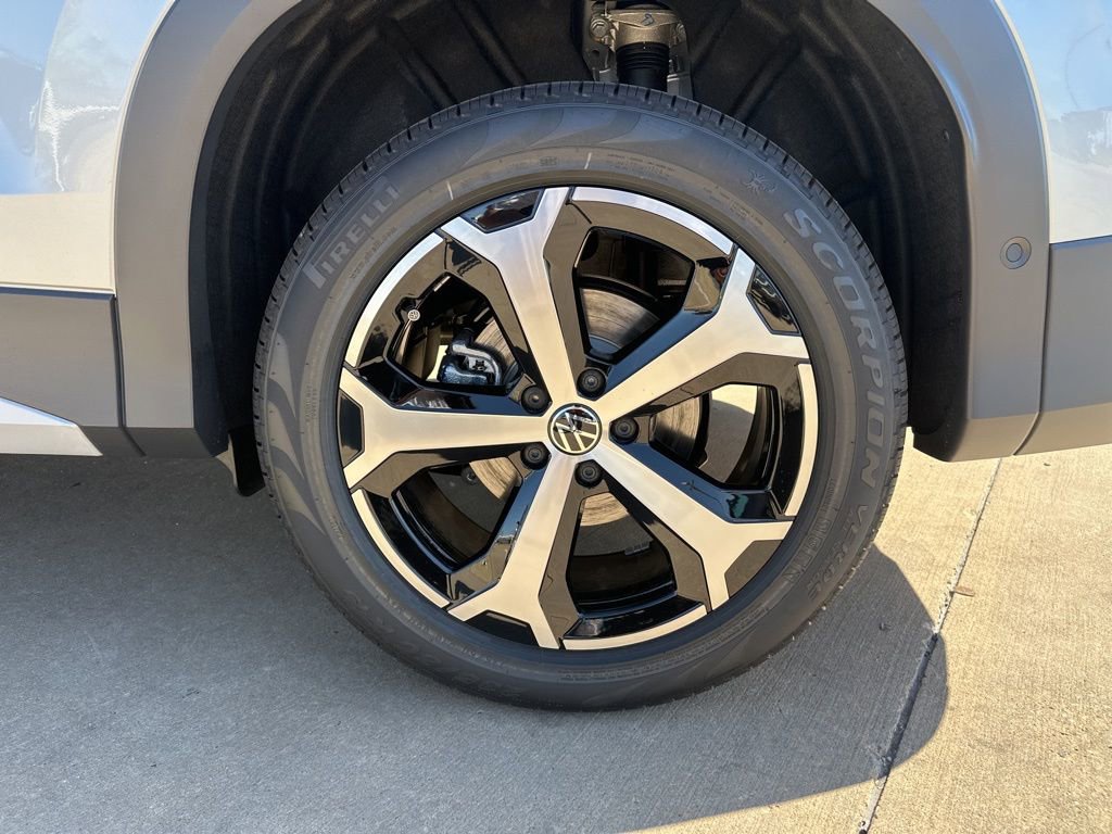 New 2026 Volkswagen Tiguan SE AWD/4WD image 7