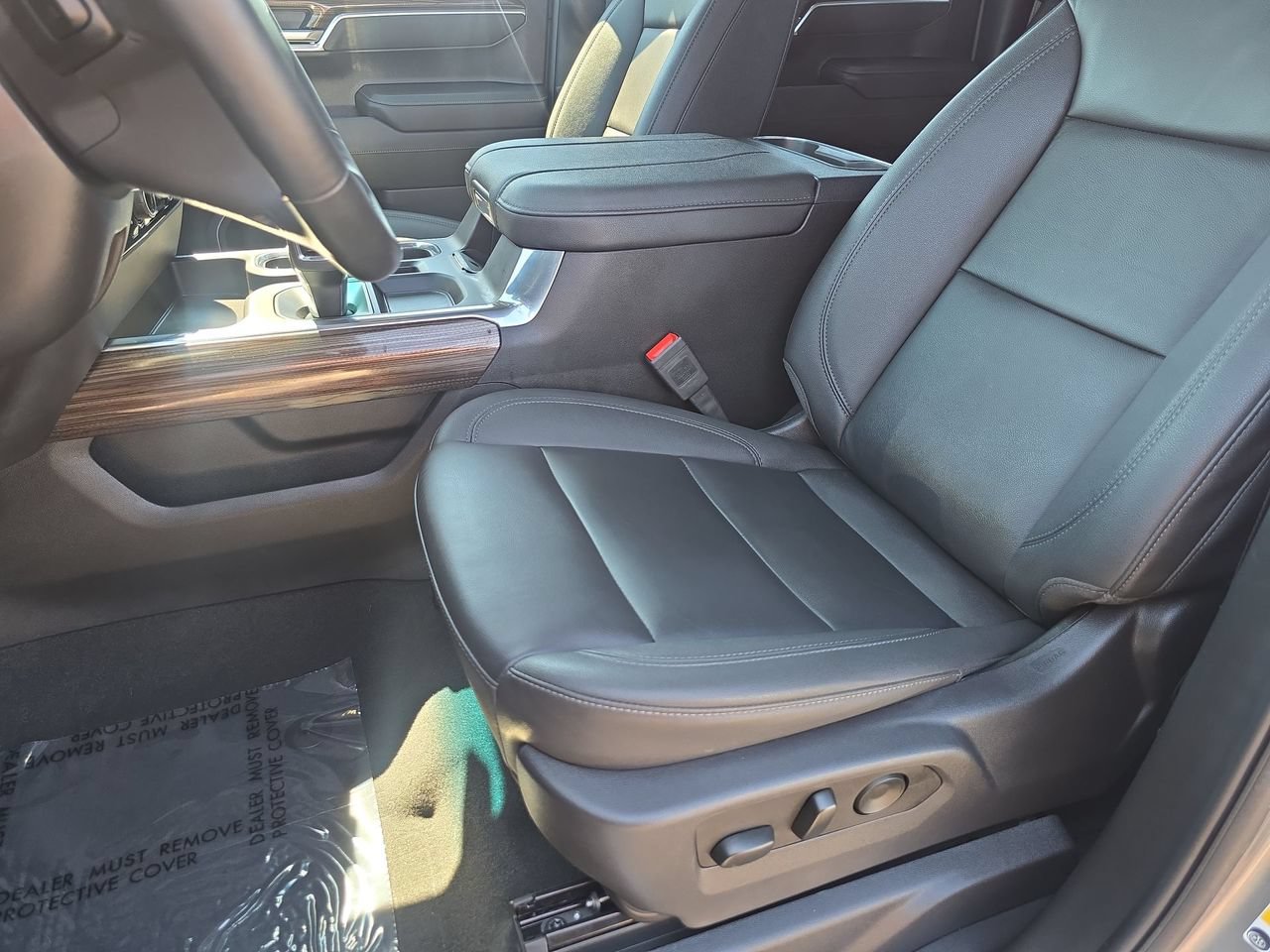 Certified 2025 Chevrolet Silverado 1500 RST w/ Redline Edition AWD/4WD image 21