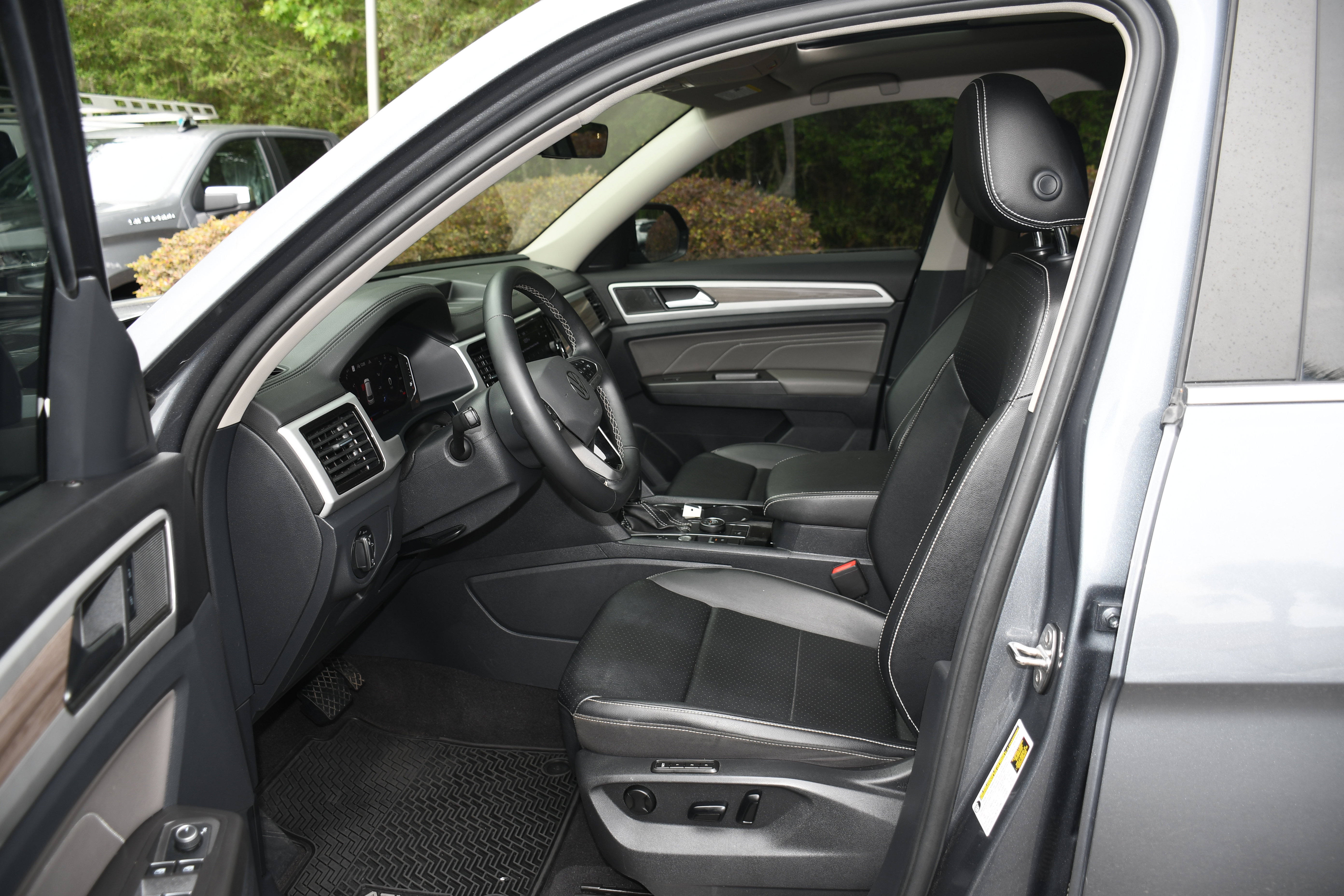 Used 2022 Volkswagen Atlas SEL AWD/4WD image 7