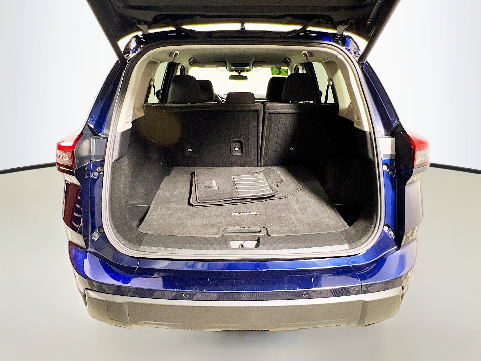Used 2024 Nissan Rogue SV FWD image 34