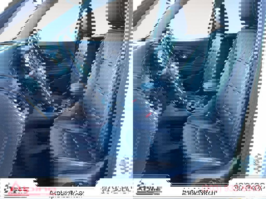 Used 2023 GMC Terrain SLT image 9