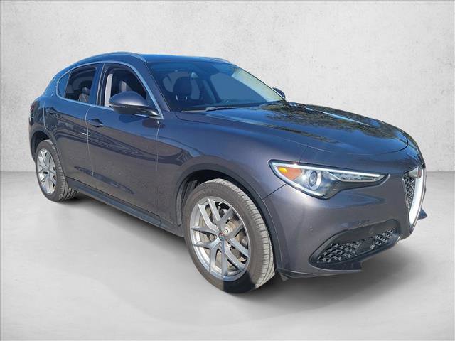 Used 2018 Alfa Romeo Stelvio AWD image 3