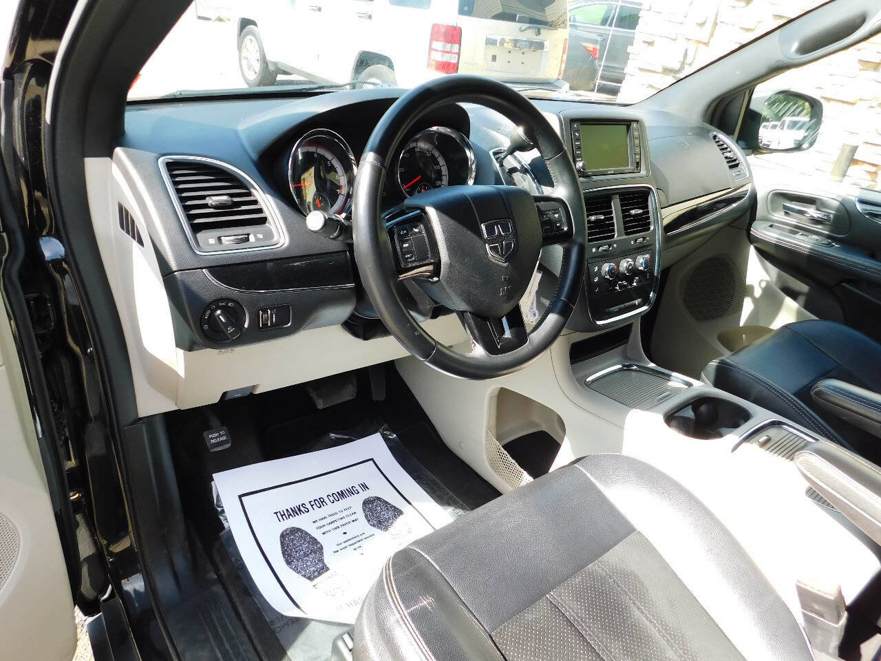 Used 2017 Dodge Grand Caravan SXT image 24