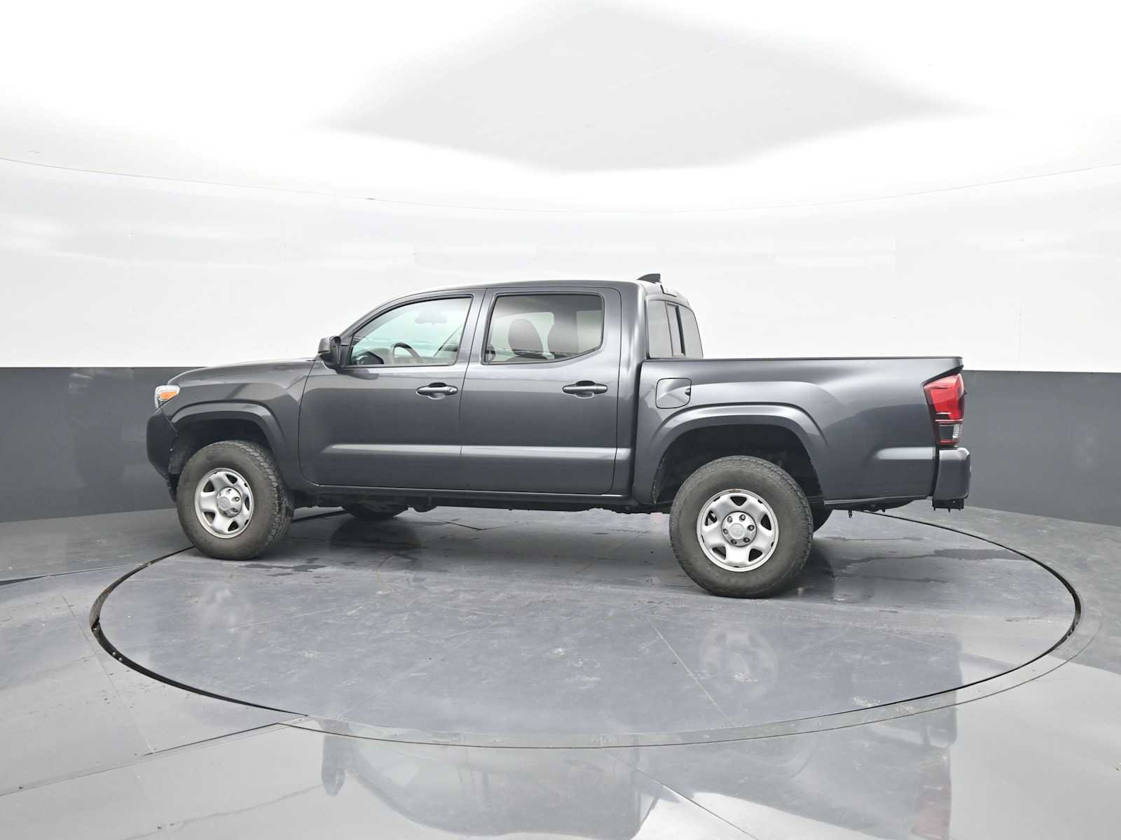 Used 2022 Toyota Tacoma SR AWD/4WD image 5