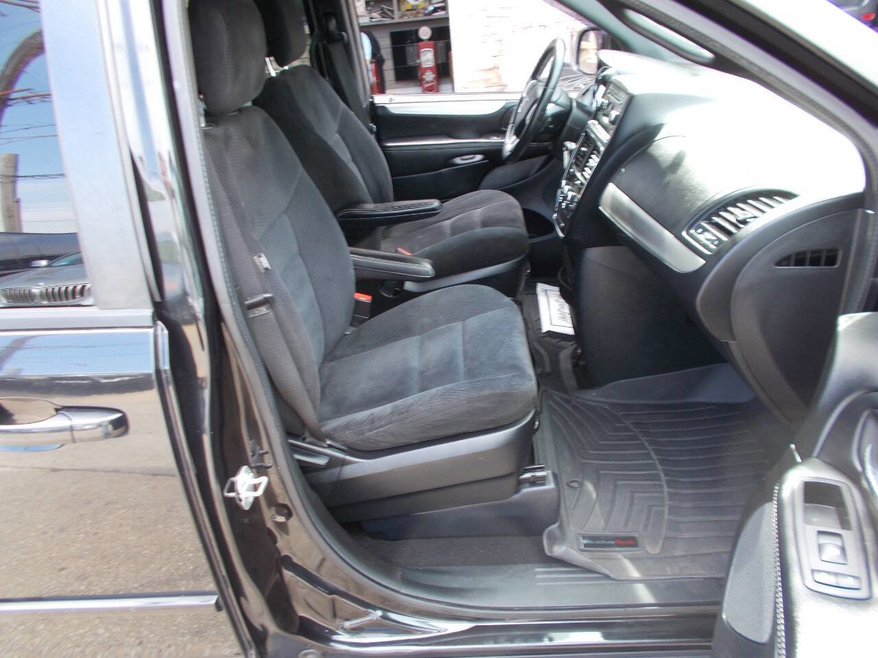 Used 2015 Dodge Grand Caravan SE w/ Quick Order Package 29E SE FWD image 15