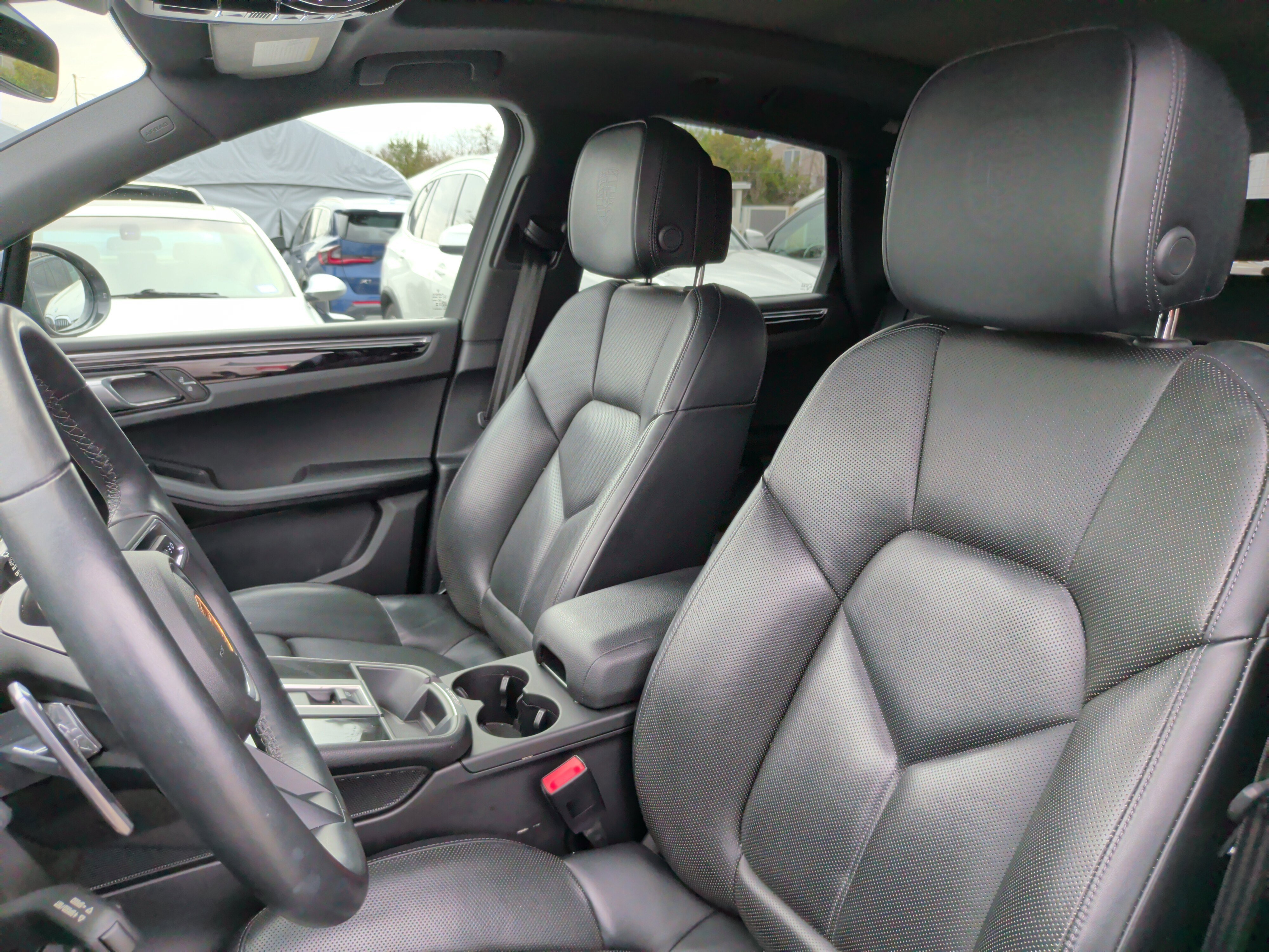 Used 2024 Porsche Macan image 24