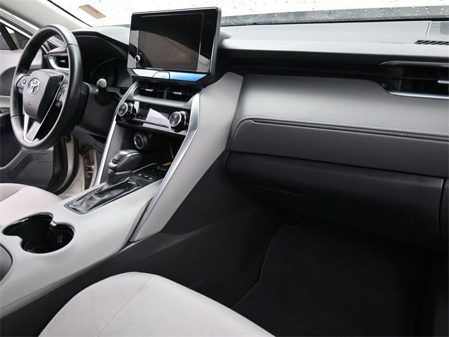 Used 2024 Toyota Venza LE image 26