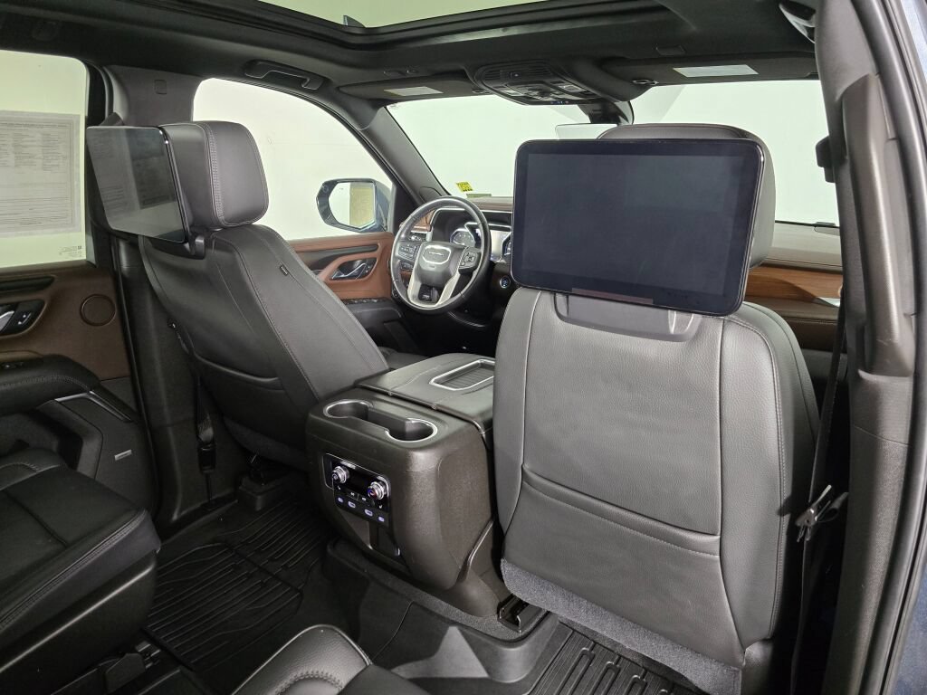 Used 2021 GMC Yukon Denali w/ Denali Ultimate Package AWD/4WD image 41