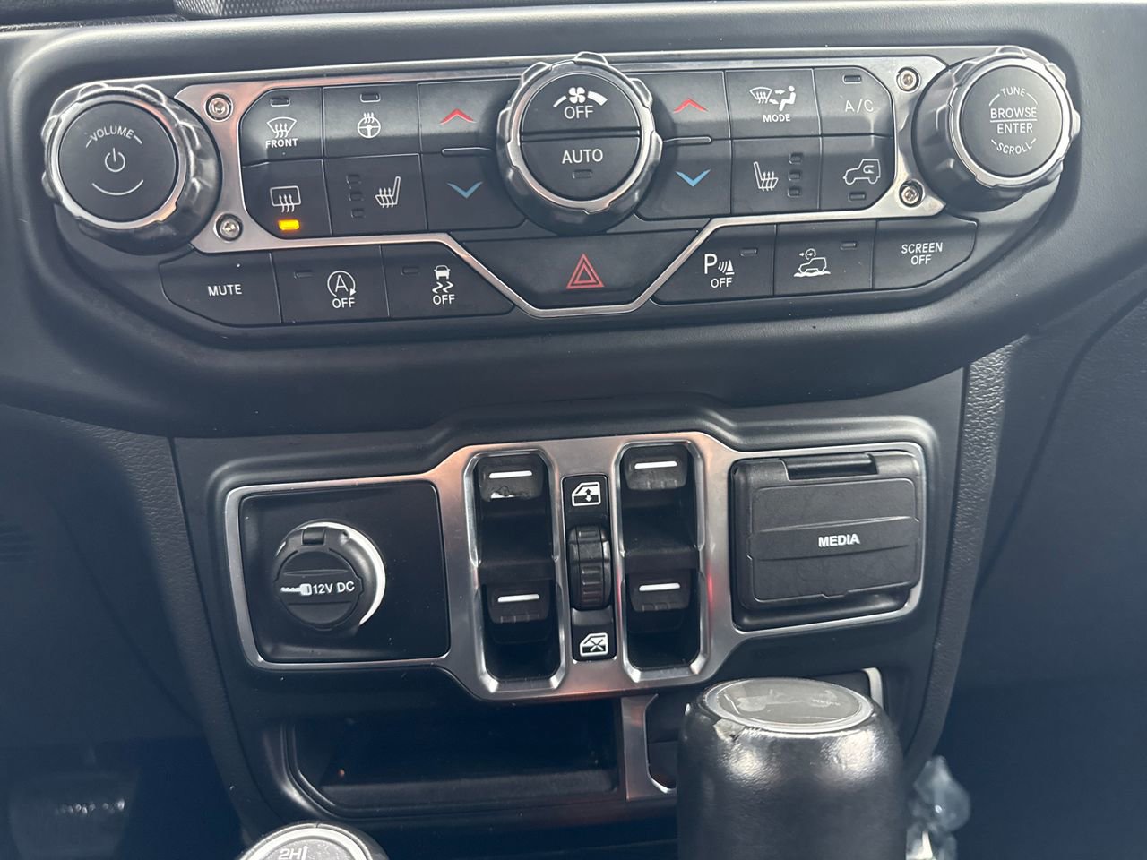 Used 2023 Jeep Wrangler Sahara w/ LED Lighting Group image 22