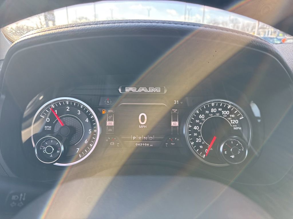 Used 2022 RAM 1500 Laramie AWD/4WD image 9