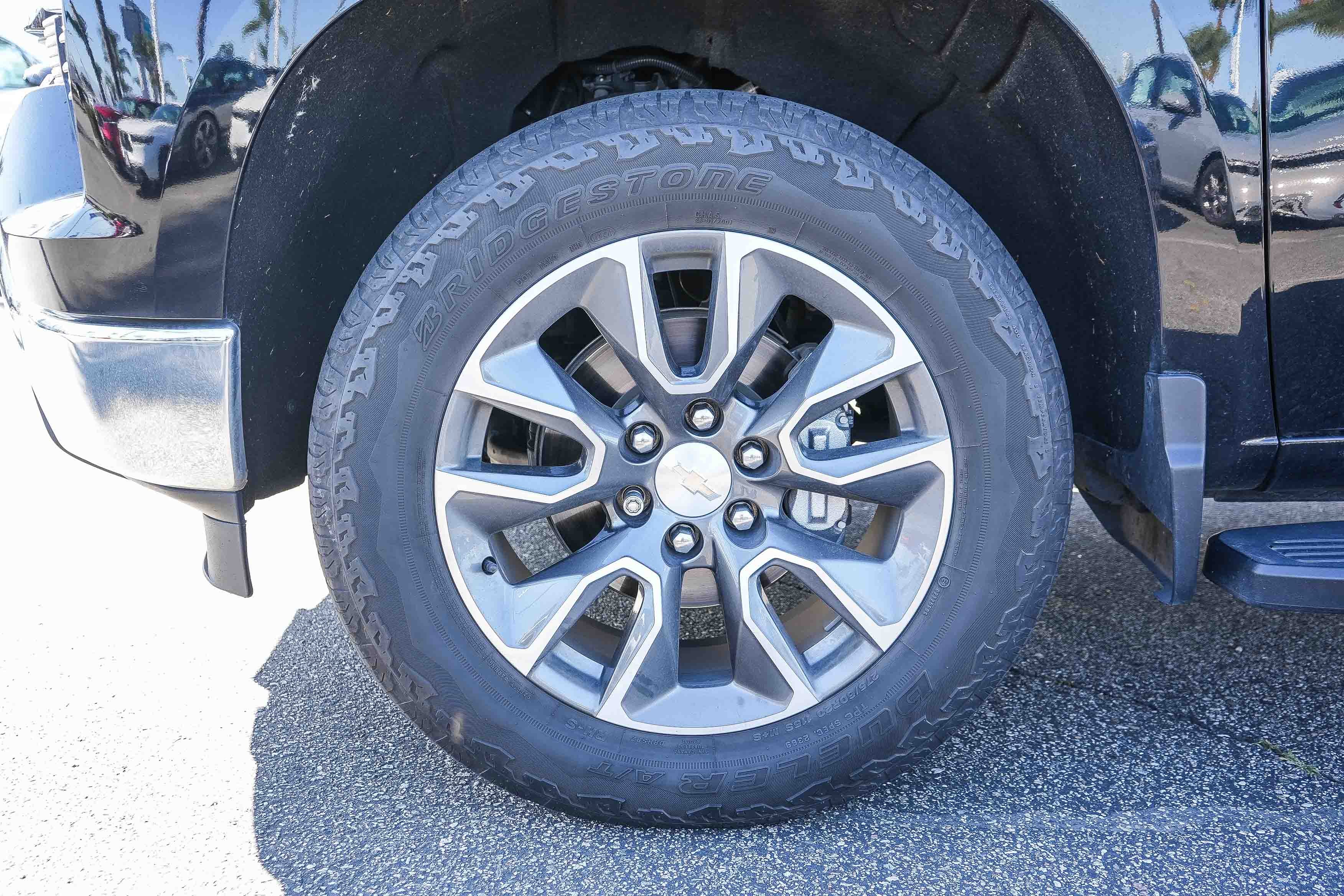 Used 2022 Chevrolet Silverado 1500 LT AWD/4WD image 13