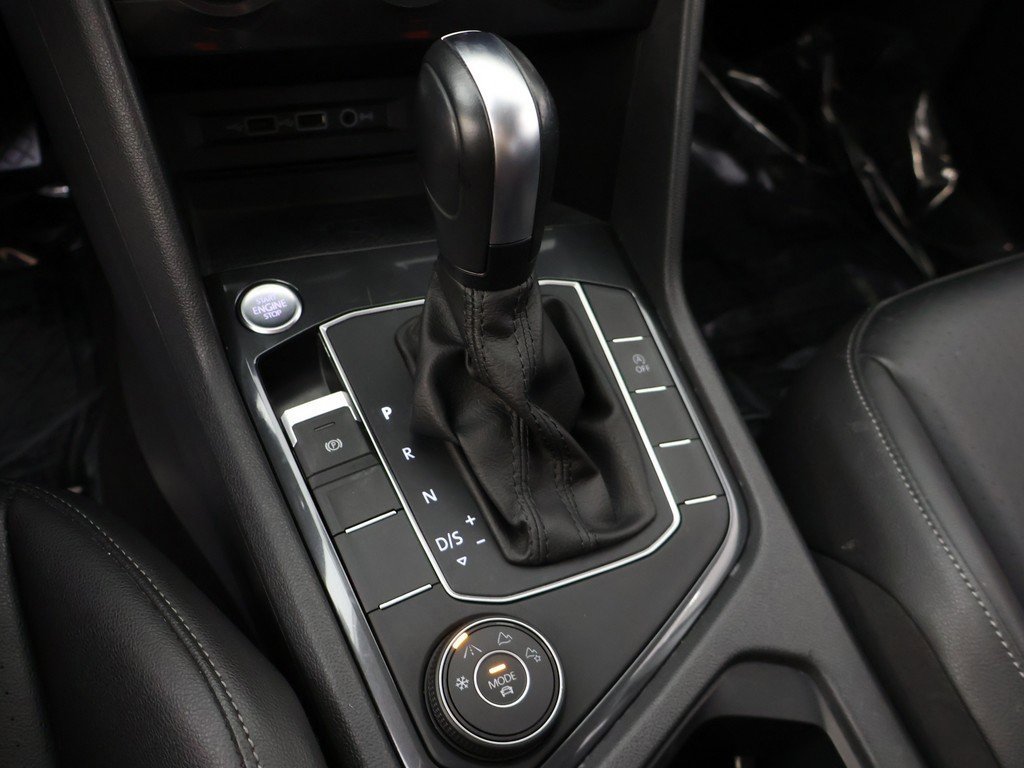 Used 2020 Volkswagen Tiguan SE image 48