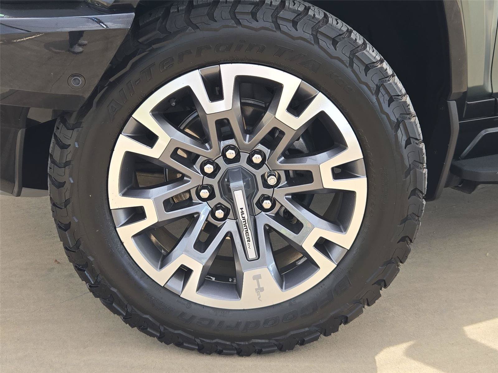 Used 2024 GMC Hummer EV 3X w/ LPO, Illumination Package AWD/4WD image 8