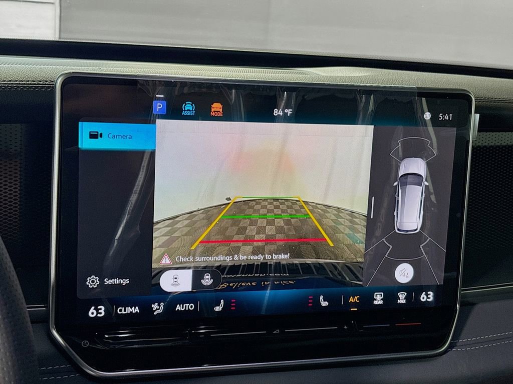 New 2025 Volkswagen Tiguan SE R-Line image 16