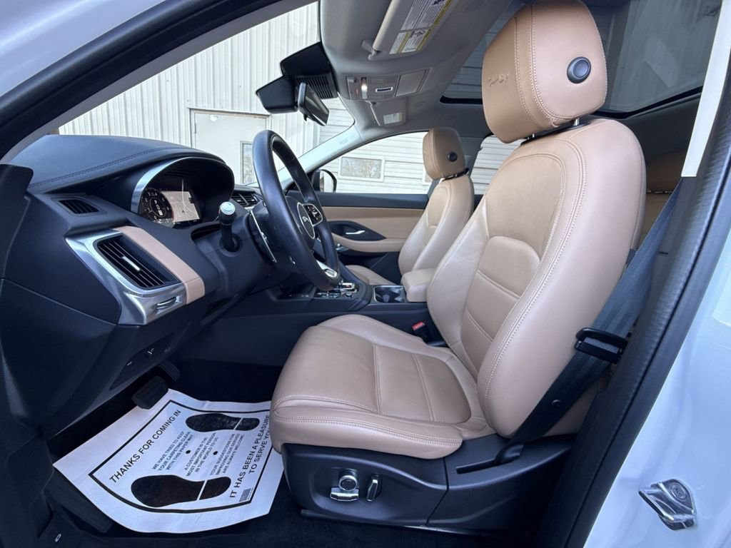 Used 2022 Jaguar E-PACE SE image 13