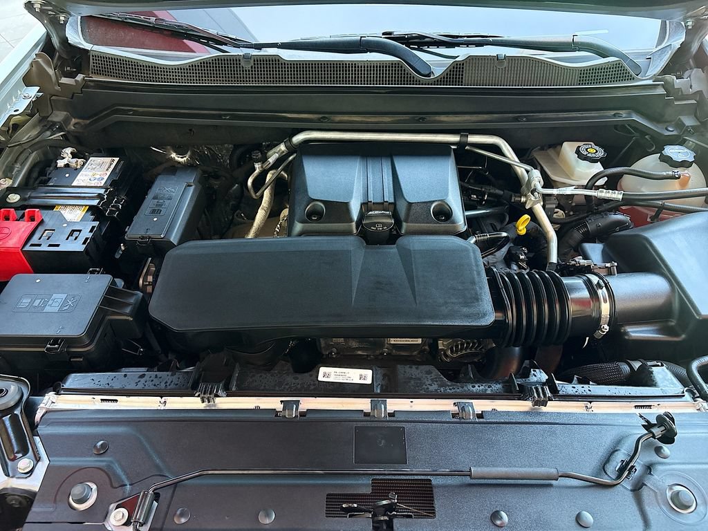 Used 2025 Chevrolet Colorado Trail Boss AWD/4WD image 28