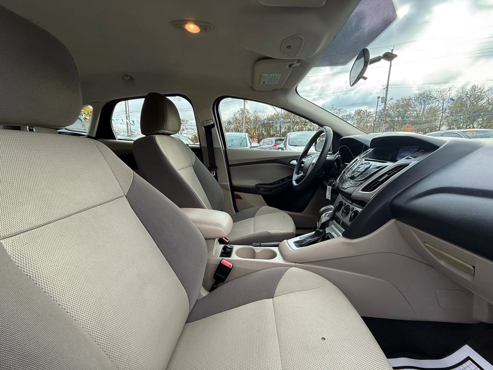 Used 2013 Ford Focus SE image 44