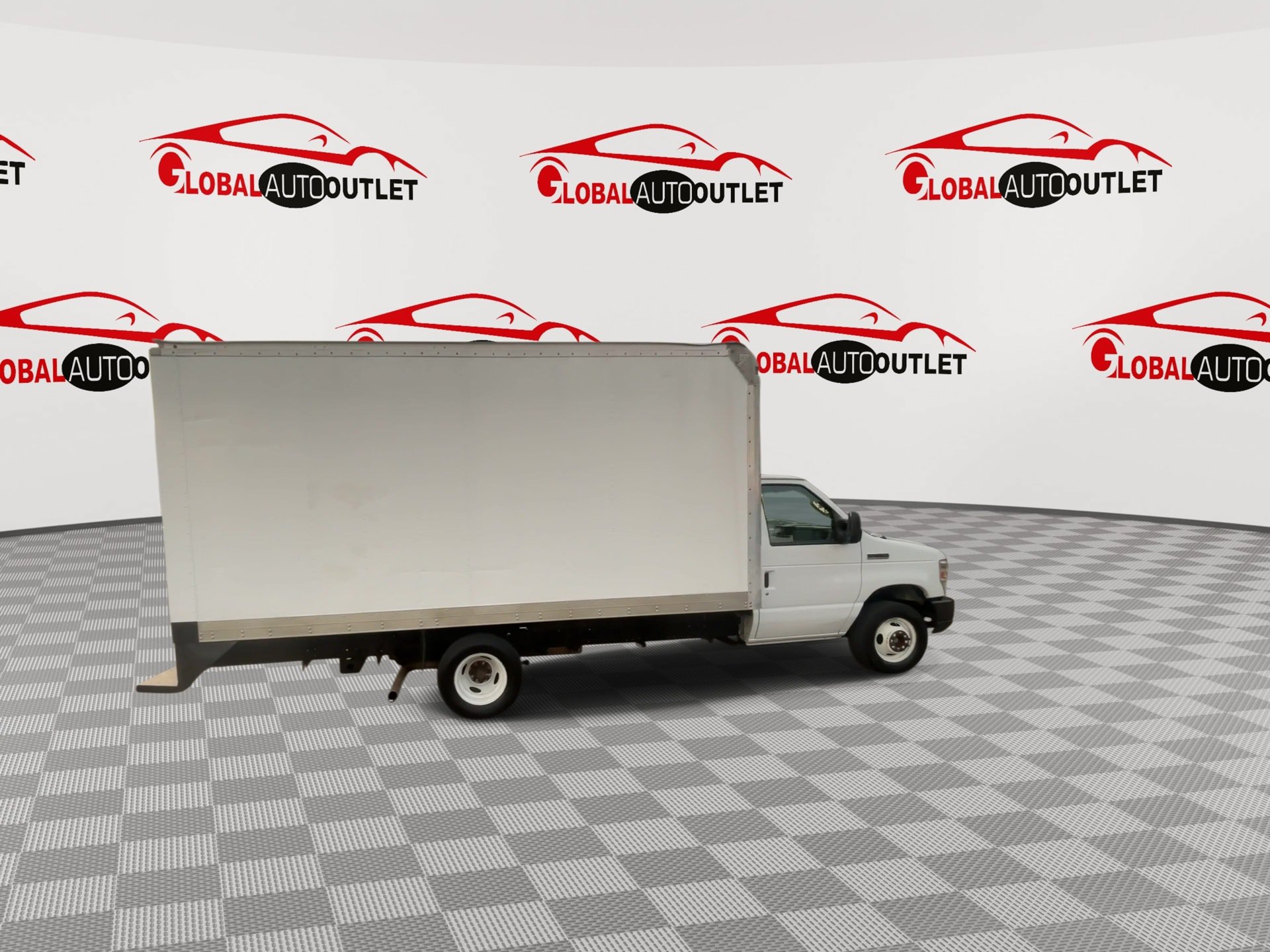 Used 2019 Ford E-350 and Econoline 350 Super Duty RWD image 9