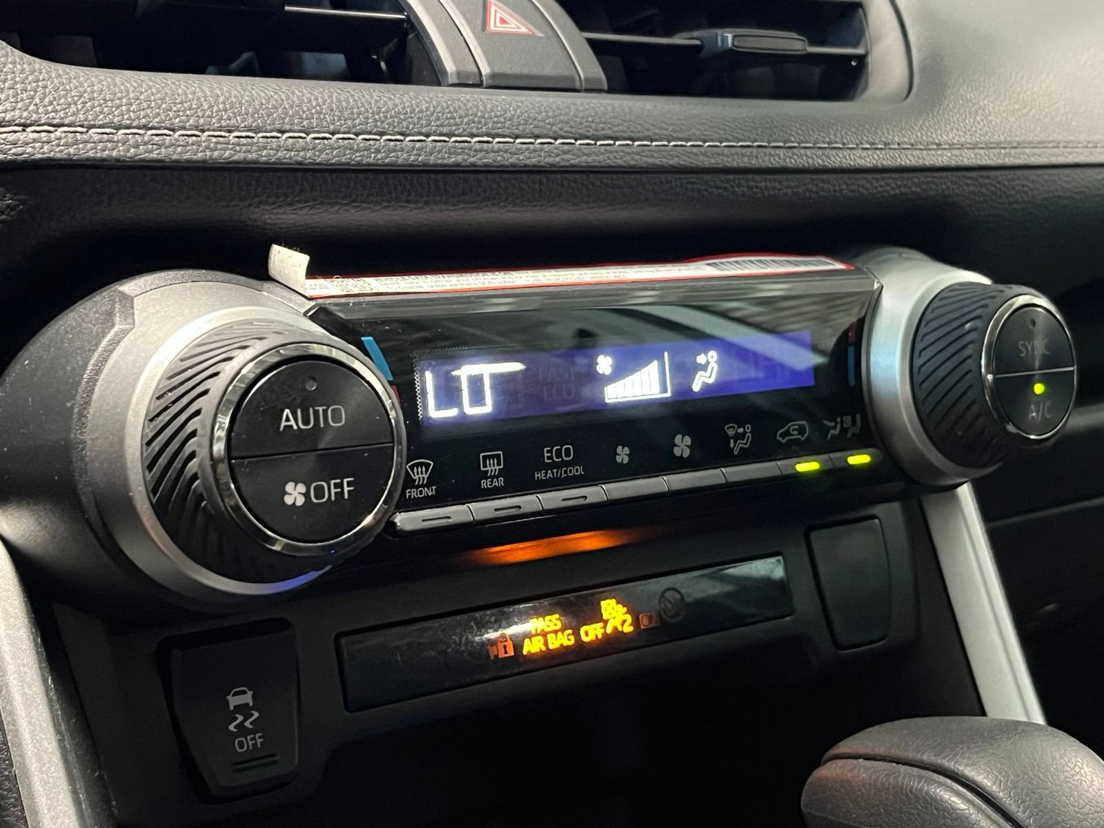 Used 2025 Toyota RAV4 LE AWD/4WD image 25