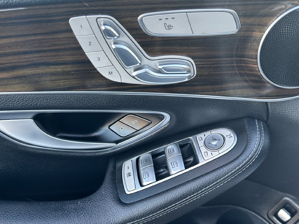 Used 2018 Mercedes-Benz C 300 4MATIC Sedan image 12