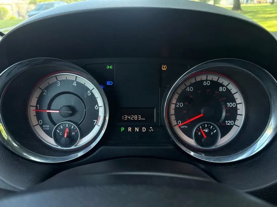 Used 2013 Dodge Grand Caravan SE FWD image 17
