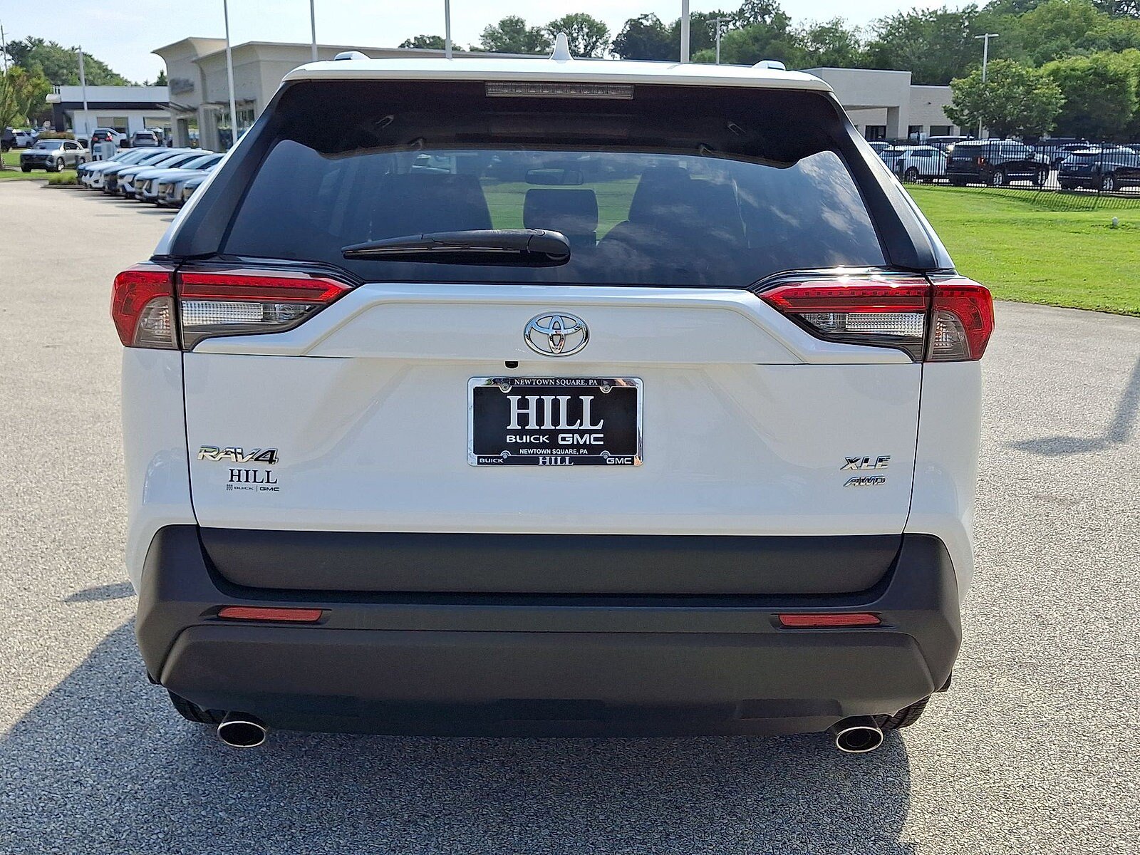 Used 2020 Toyota RAV4 XLE Premium AWD/4WD image 23