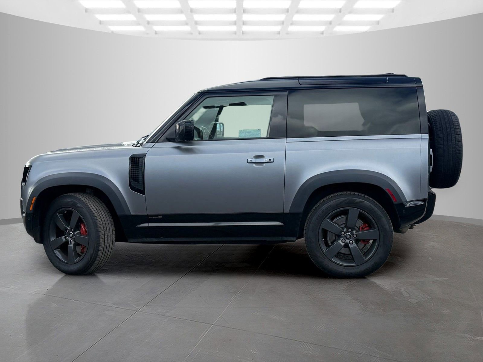 Used 2023 Land Rover Defender 90 X image 8