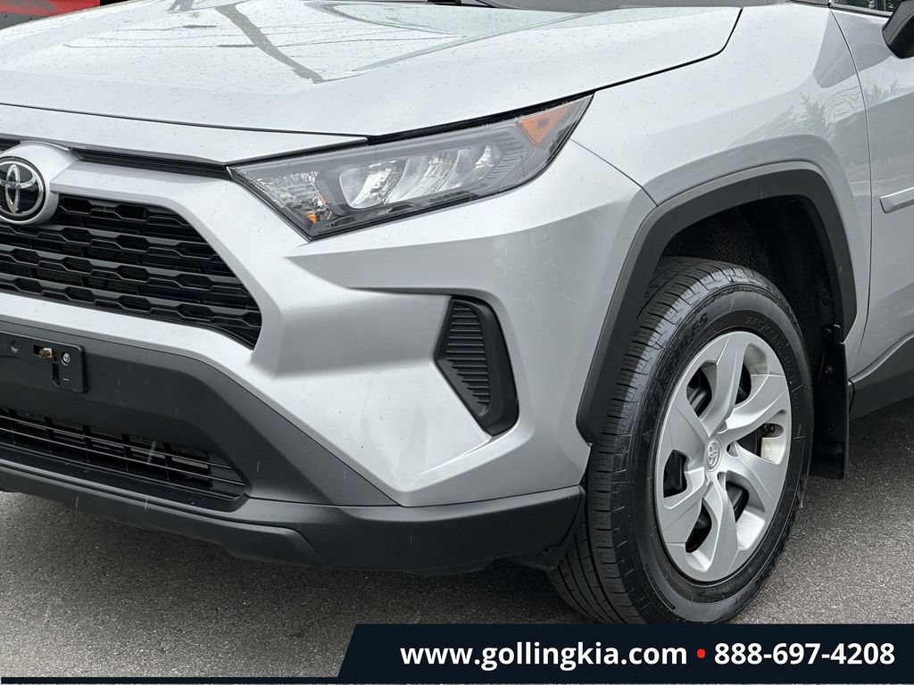 Used 2022 Toyota RAV4 LE AWD/4WD image 6