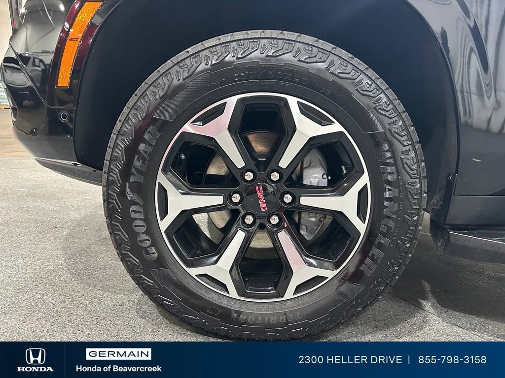 Used 2025 GMC Yukon AT4 AWD/4WD image 13