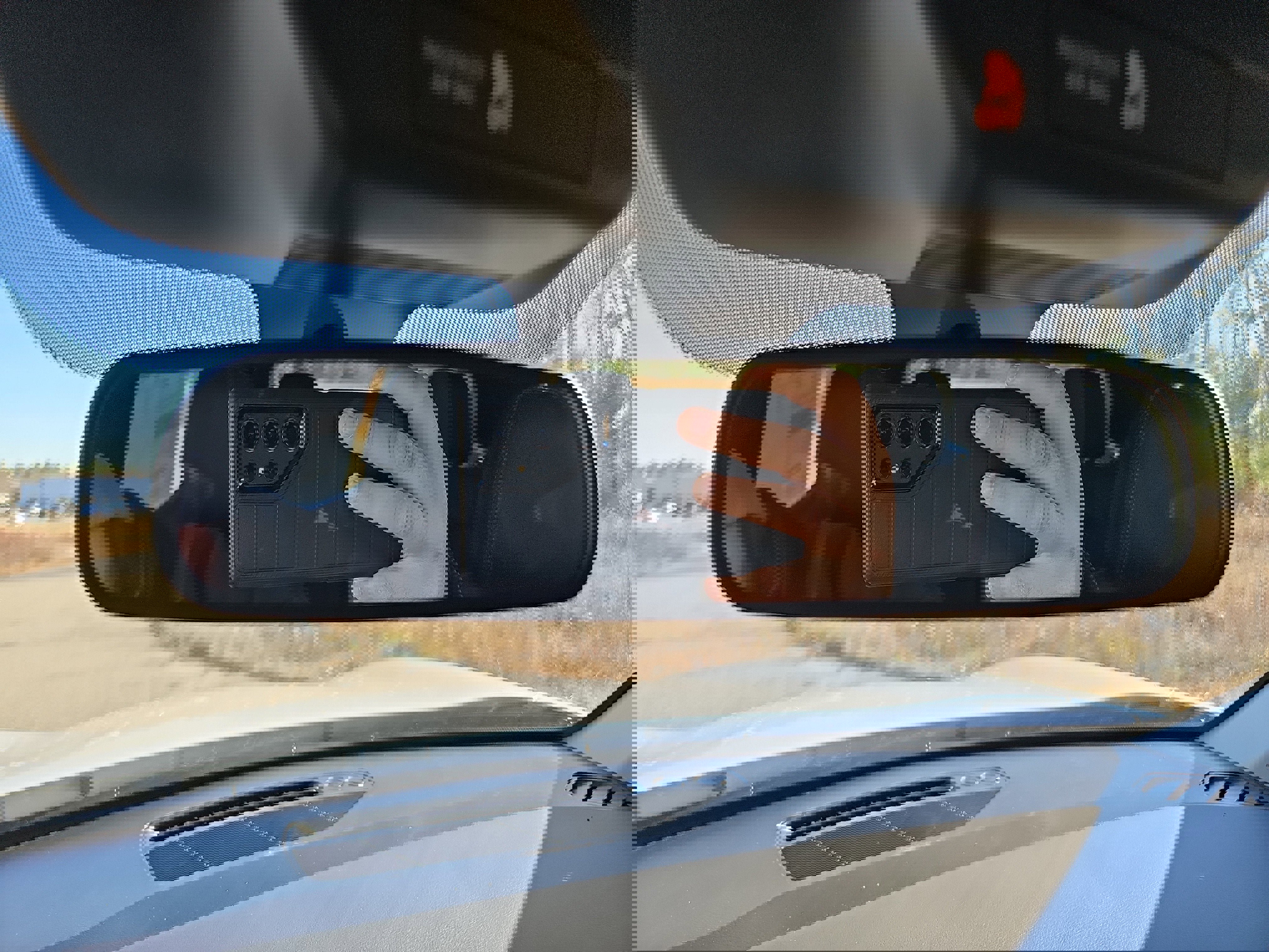 New 2026 Nissan Kicks SR w/ Cold Weather Package image 25