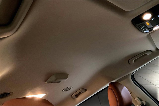 Used 2025 Kia Carnival EX image 17