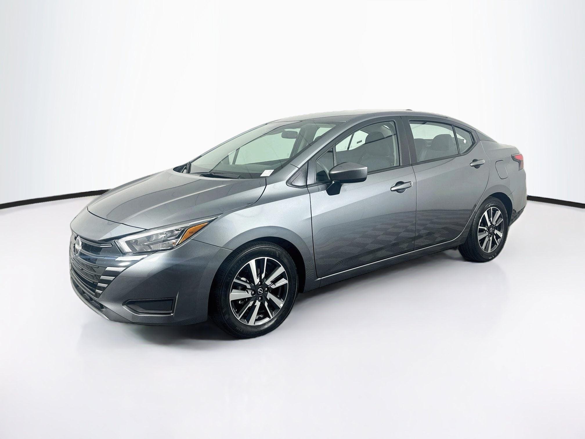 Used 2025 Nissan Versa SV FWD image 3