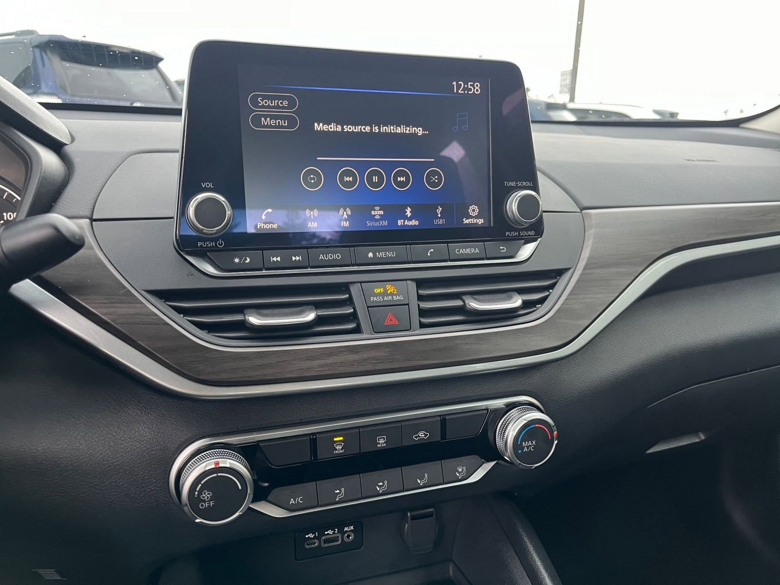 Used 2025 Nissan Altima 2.5 SV image 21